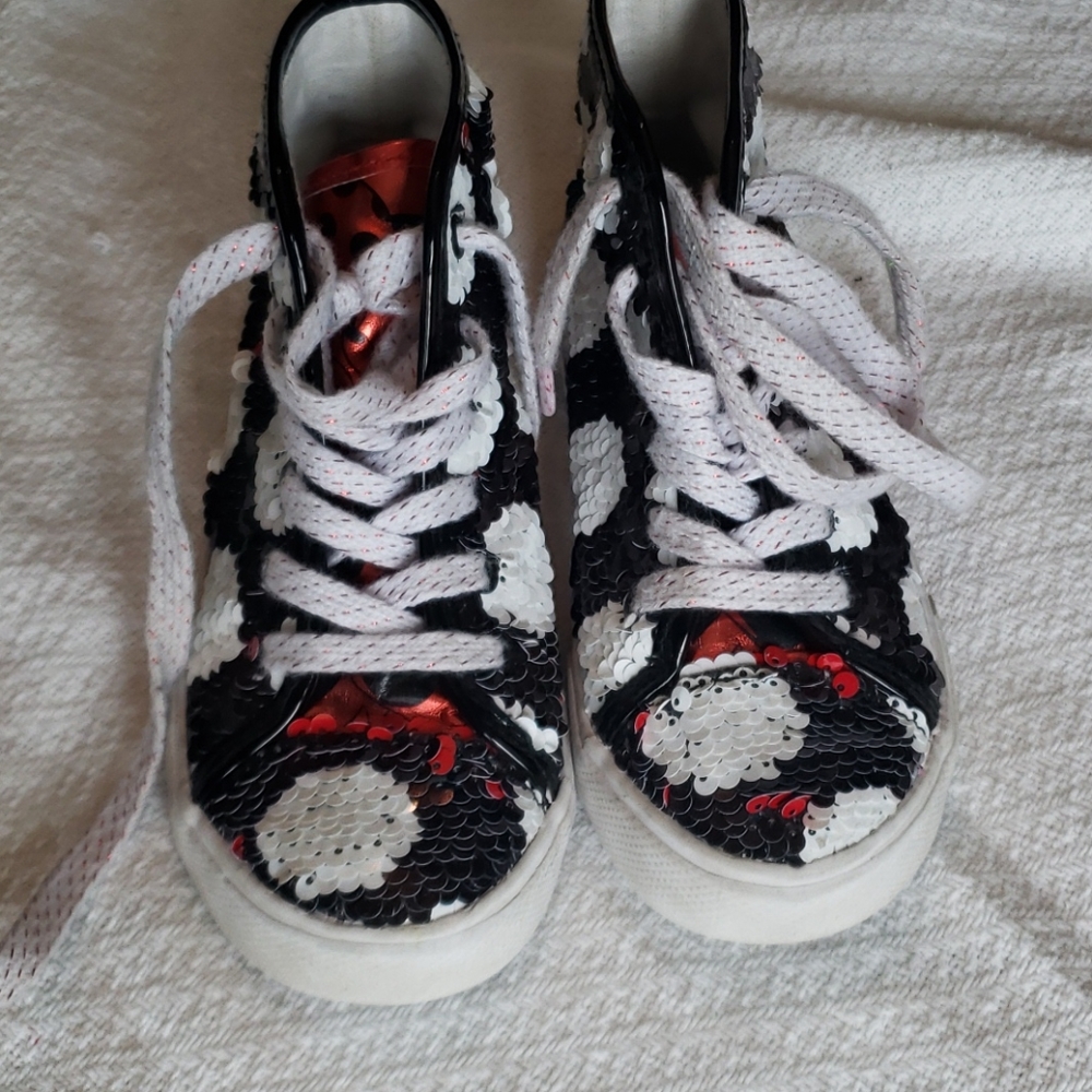 Girls size 13/1 Minnie Mouse hightop sneaker